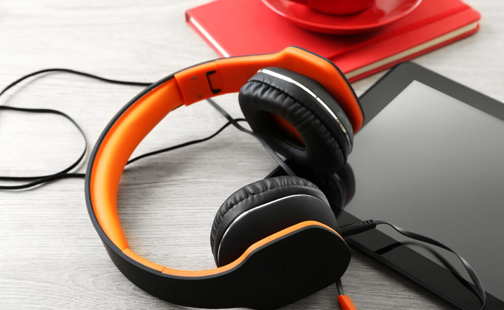 headphones with tabletp